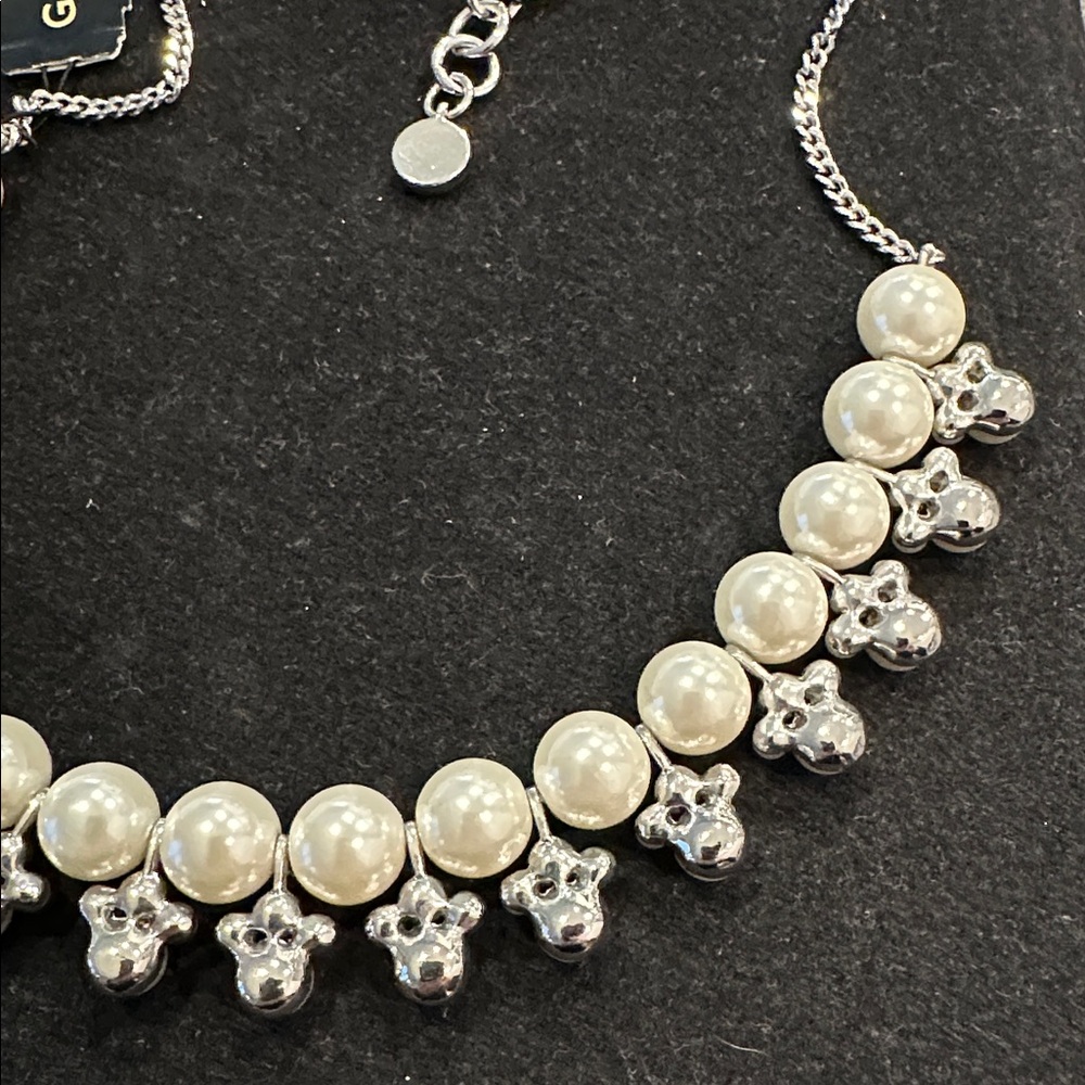 NWT Givenchy faux pearls necklace new with the original tag - Picture 3 of 6